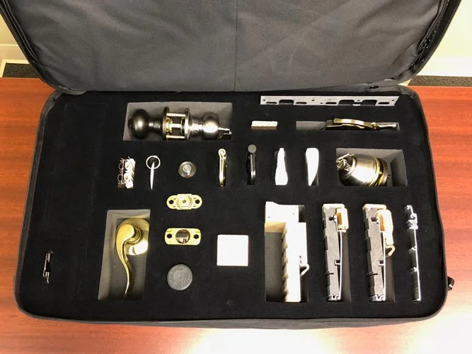 CC1787 | 25 X 15 X 4.5 inch Carry Case CC1787 | 25 X 15 X 4.5 inch Carry Case